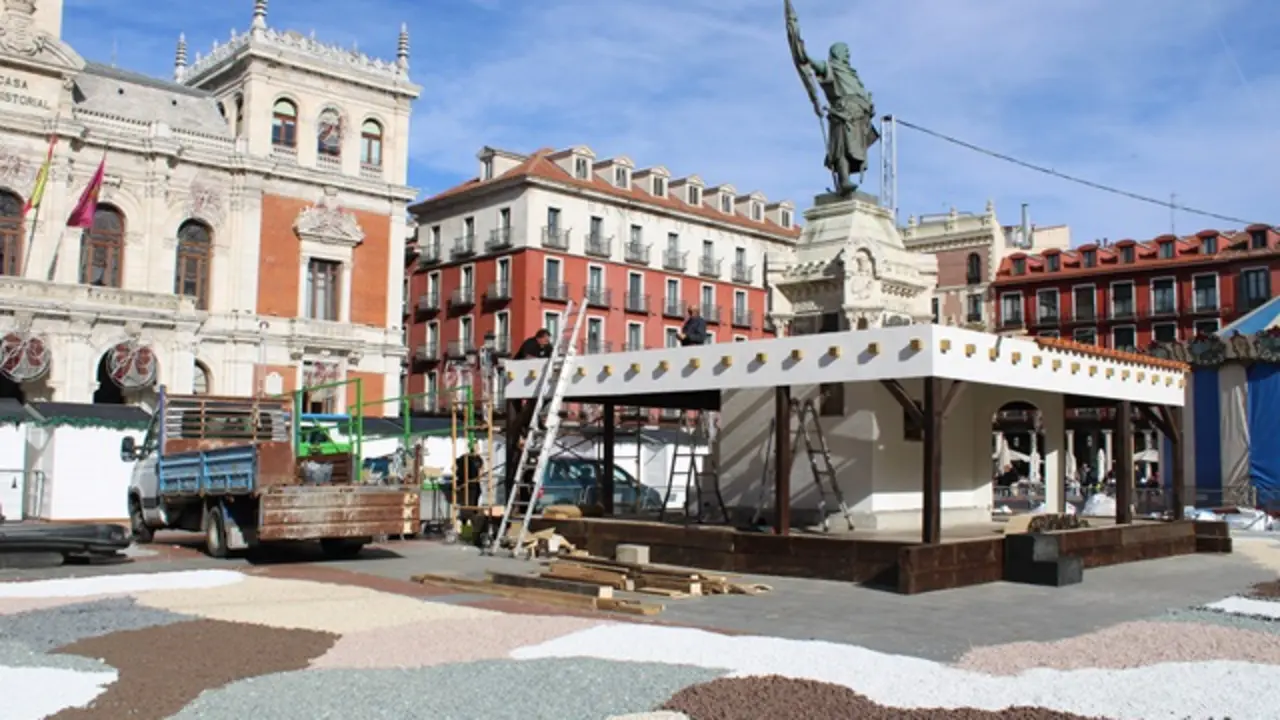 Instalaci&oacute;n del nuevo bel&eacute;n navide&ntilde;o en la Plaza Mayor | Valladolid Plural