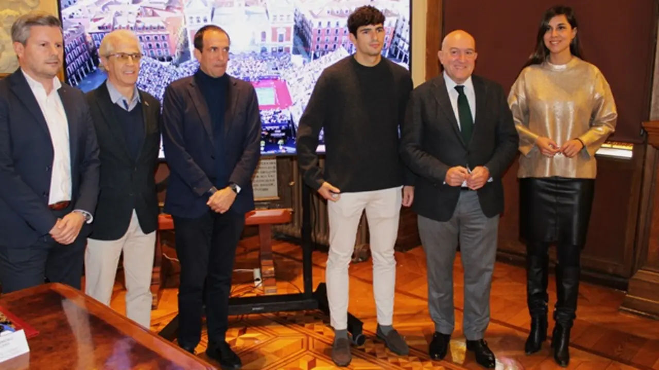 Presentaci&oacute;n del Torneo 'FIP Platinum' en el Ayuntamiento | Valladolid Plural