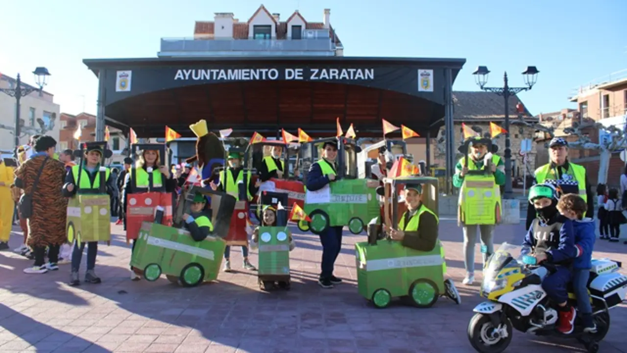 Disfraz grupal de tractorada en Zaratán | Valladolid Plural