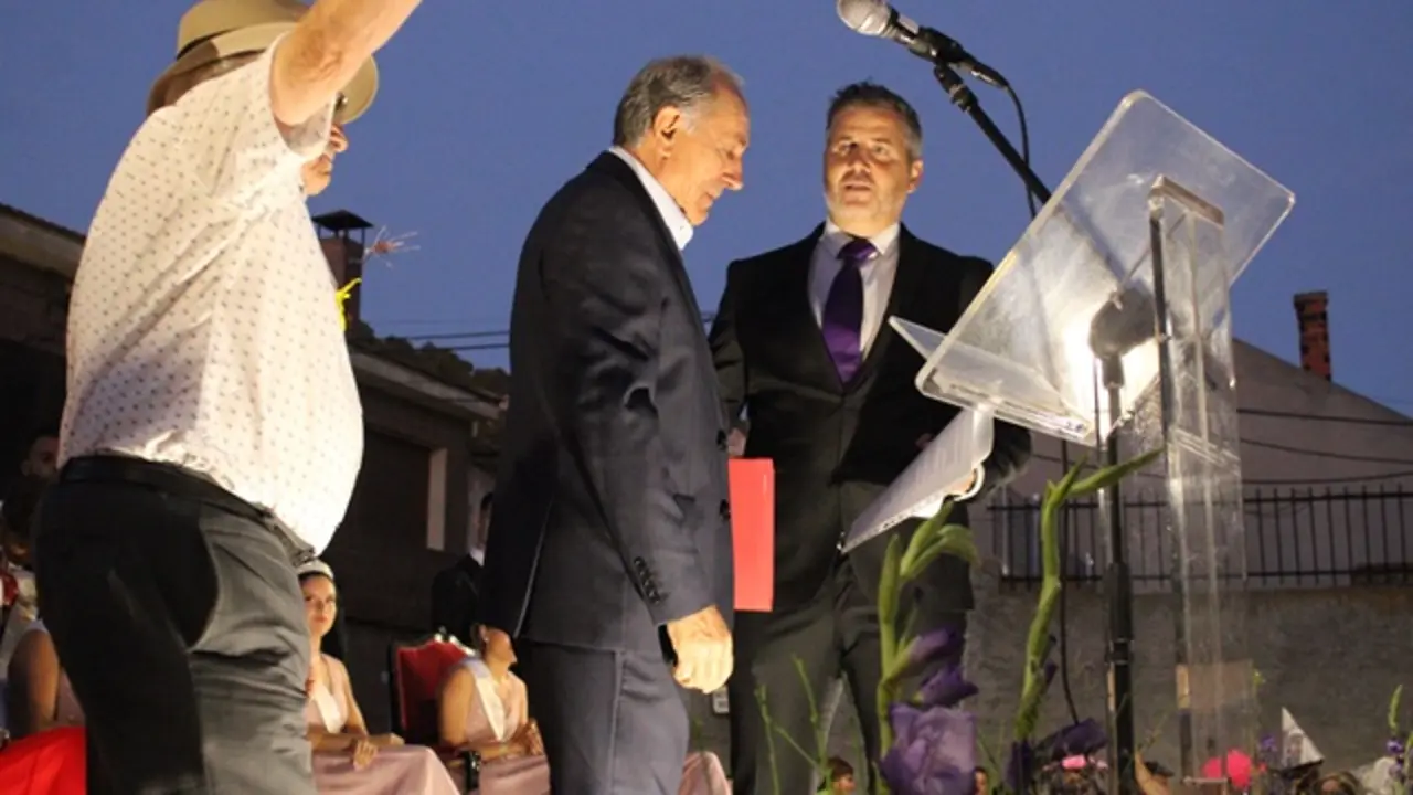 El alcalde de Cabezón, junto a los pregoneros de las Fiestas de San Roque 2024 | Valladolid Plural