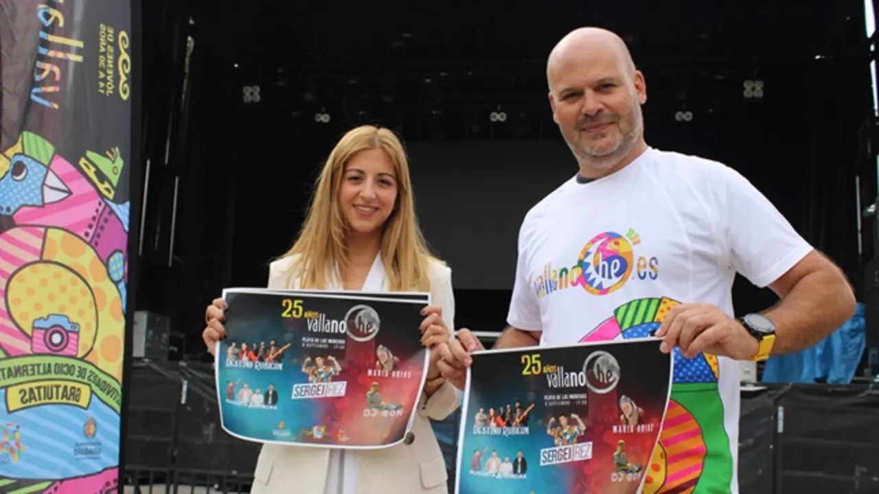 La concejala de Juventud, Carolina del Bosque, y el coordinador de Vallanoche, Alfonso Mart&iacute;n, durante la entrevista