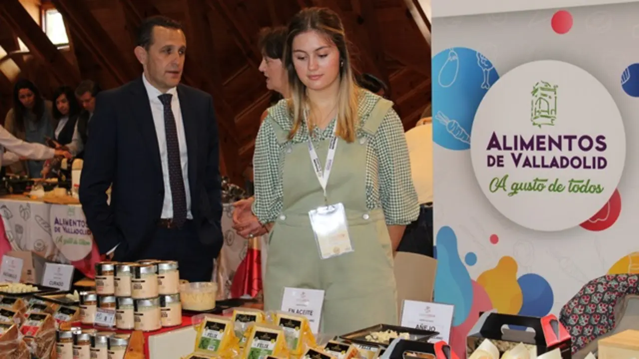 Conrado &Iacute;scar visita el IV Encuentro Provincial de Queser&iacute;as 'Vallaqueso' | Valladolid Plural