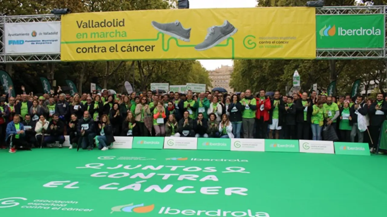 Salida de la XIII Marcha Contra el Cáncer en Valladolid | Valladolid Plural