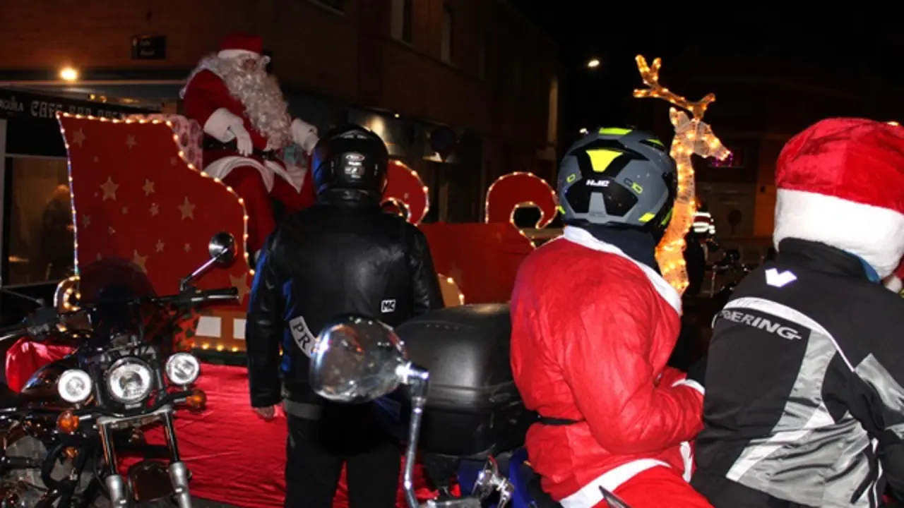 Papanoelada motera y cabalgata de Papá Noel en Santovenia | Valladolid Plural