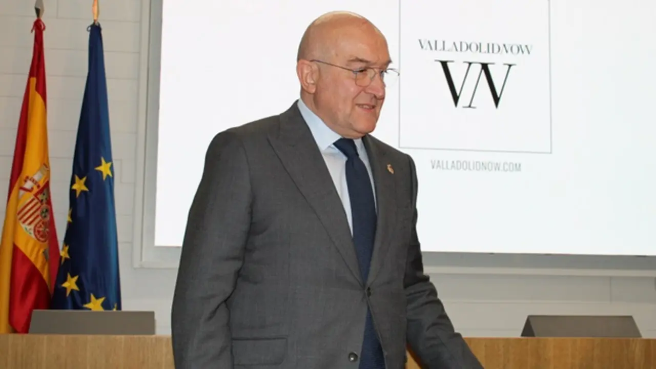 Jes&uacute;s Julio Carnero durante la presentaci&oacute;n de 'Valladolid Now' | Valladolid Plural