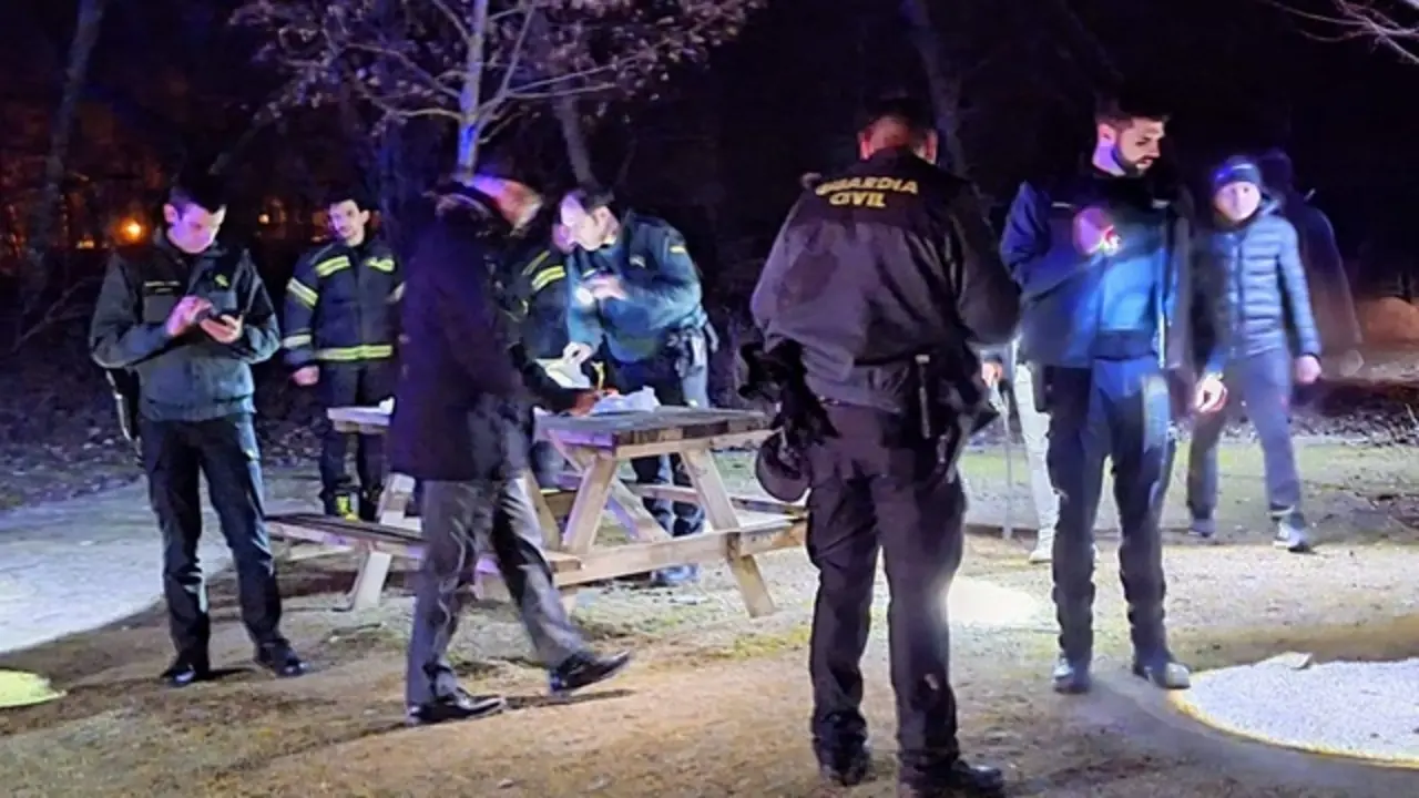 Intervenci&oacute;n para el rescate de la mujer en Arroyo | Fotograf&iacute;a cedida a Valladolid Plural