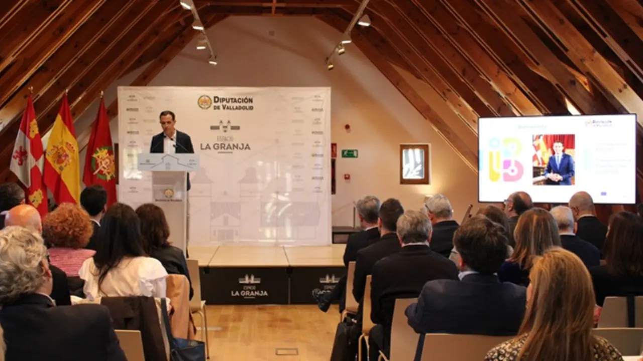 &Iacute;scar presenta el Plan Director de Transformaci&oacute;n para la Innovaci&oacute;n Digital Administrativa | Valladolid Plural