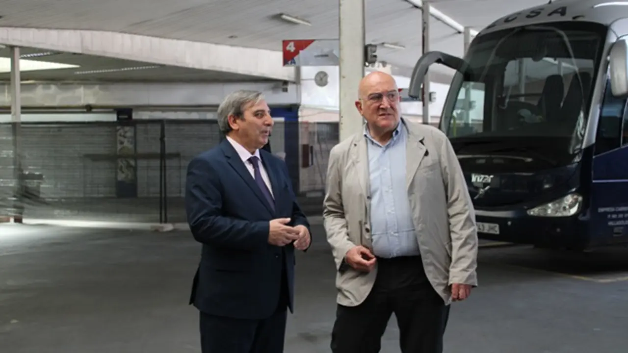 Carnero y Sanz Merino, en la visita de la estaci&oacute;n de autobuses | Valladolid Plural