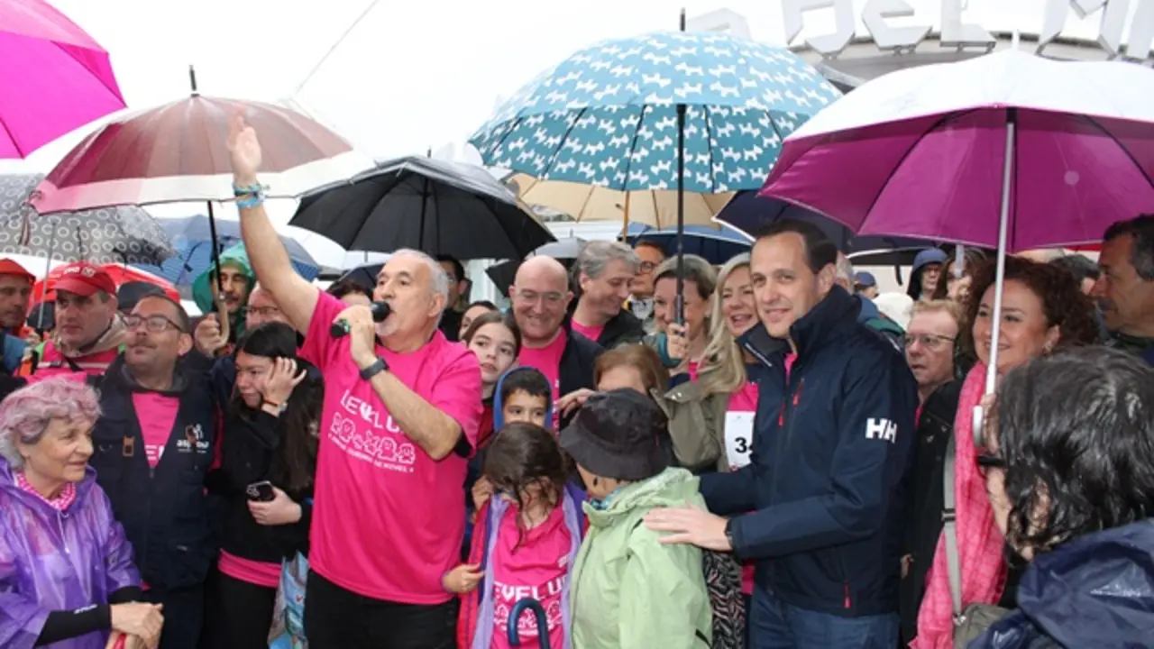 Momento en el que se comunica la suspensi&oacute;n de la 48 Marcha Asprona | Valladolid Plural