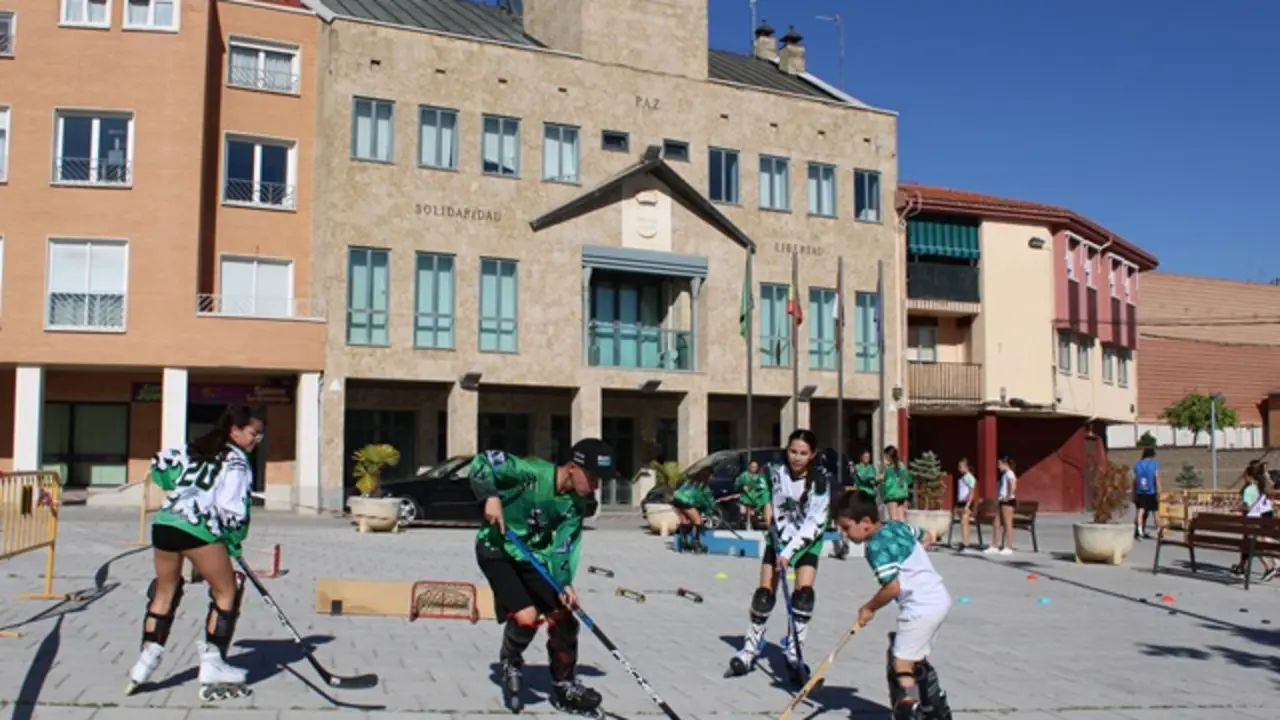 Jornada de deporte en la calle en la Plaza Mayor de La Cistérniga | Valladolid Plural