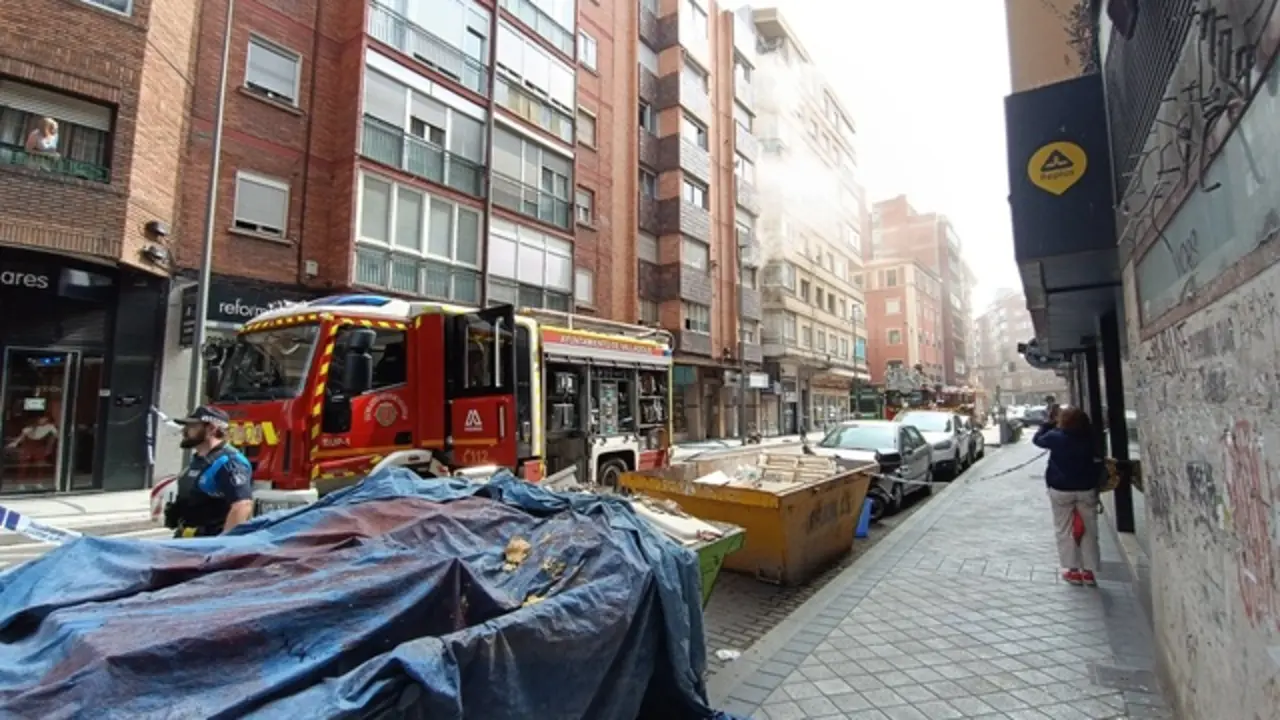 Incendio en la calle Nicol&aacute;s Salmer&oacute;n. Fuente: @papa_de_laura