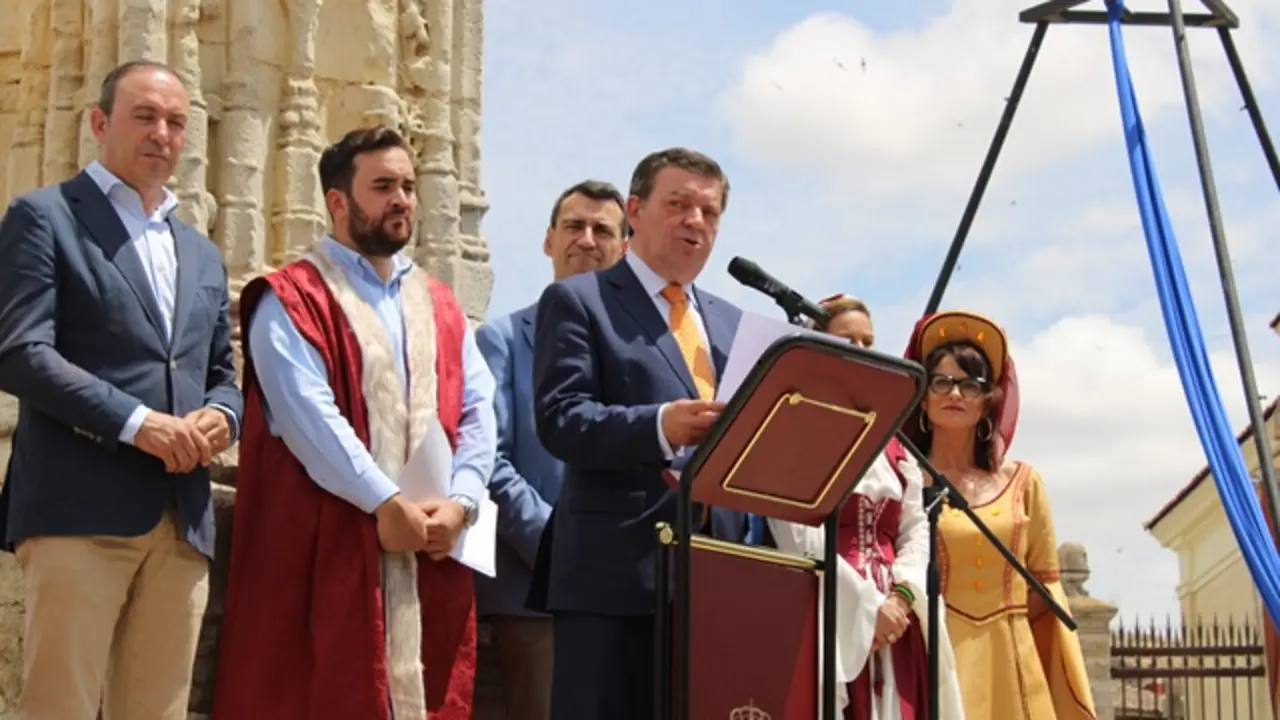 El consejero de la Presidencia pregona el XXIV Mercado Comarcal de Villalón de Campos | Valladolid Plural