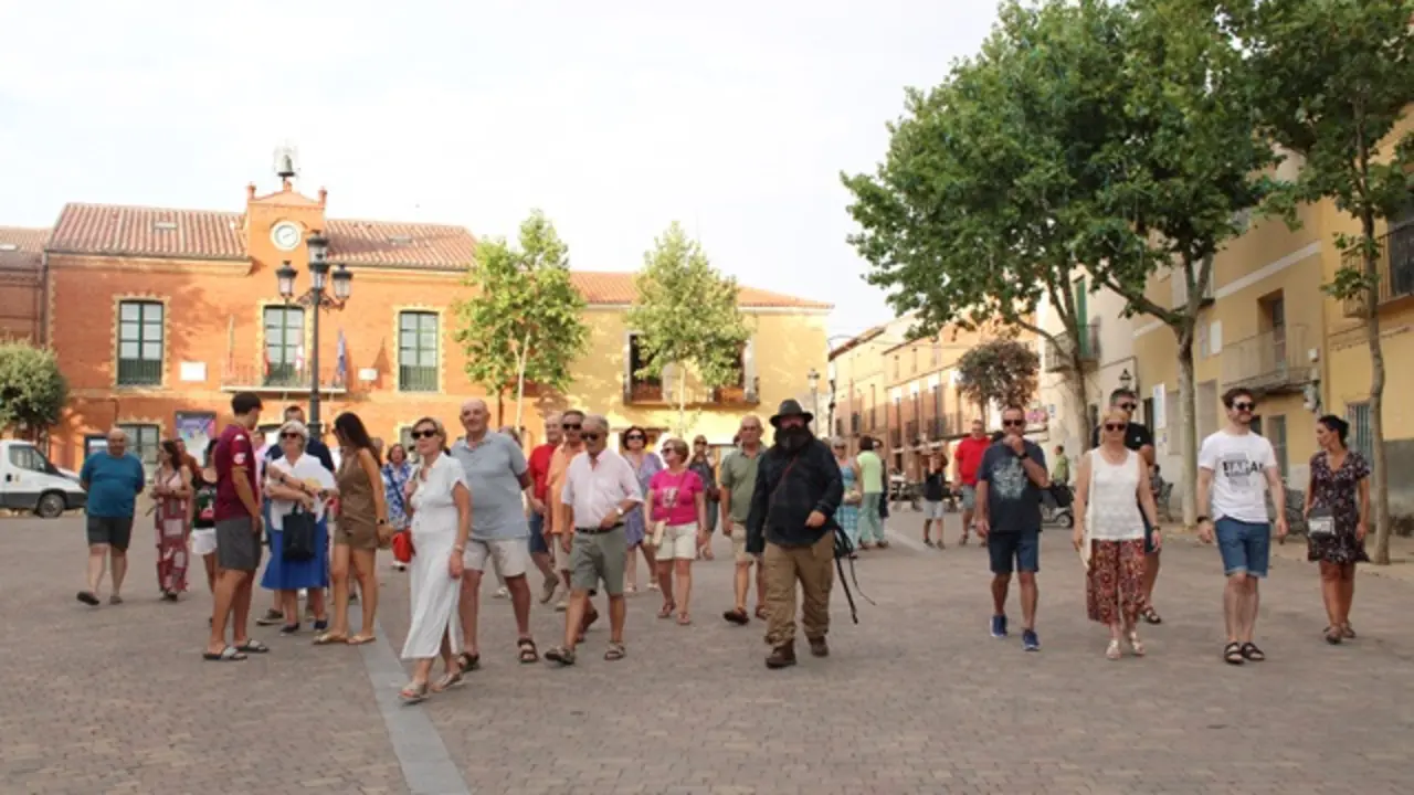 Visita teatralizada en Cigales con 'Mateo, el aventurero' | Valladolid Plural