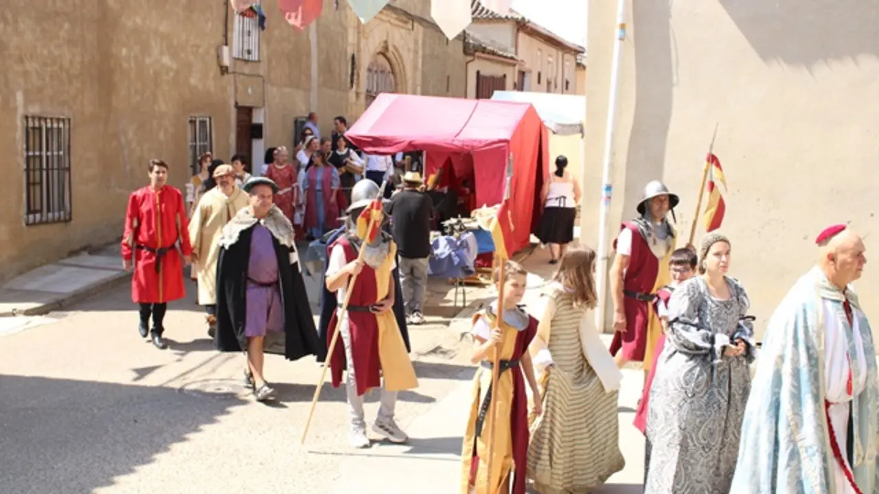 Desfile del XXV Mercado Artesanal de Tordehumos | Valladolid Plural