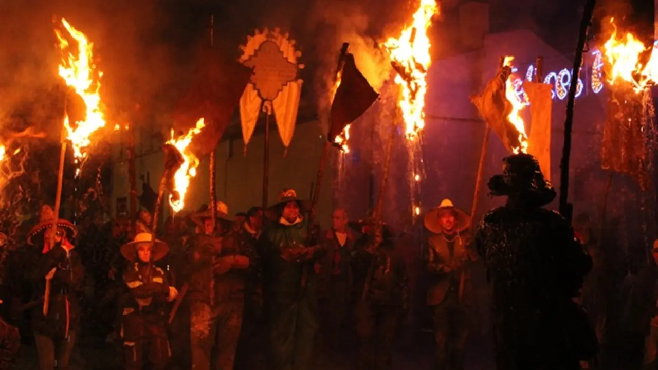 Celebración de El Vítor 2025 por las calles de Mayorga | Valladolid Plural