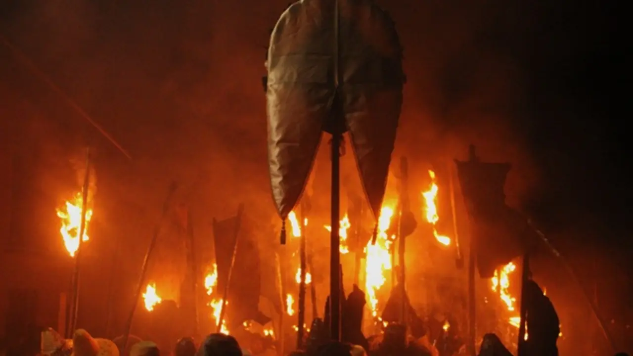 Un estandarte conocido como El Vítor preside la singular Fiesta del fuego de Mayorga | Valladolid Plural