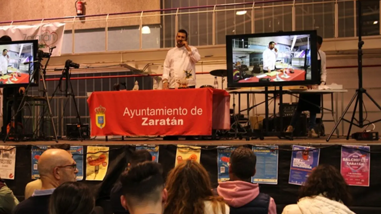 Demostración del chef Iván Ortiz en la Fiesta de la Salchicha | Valladolid Plural