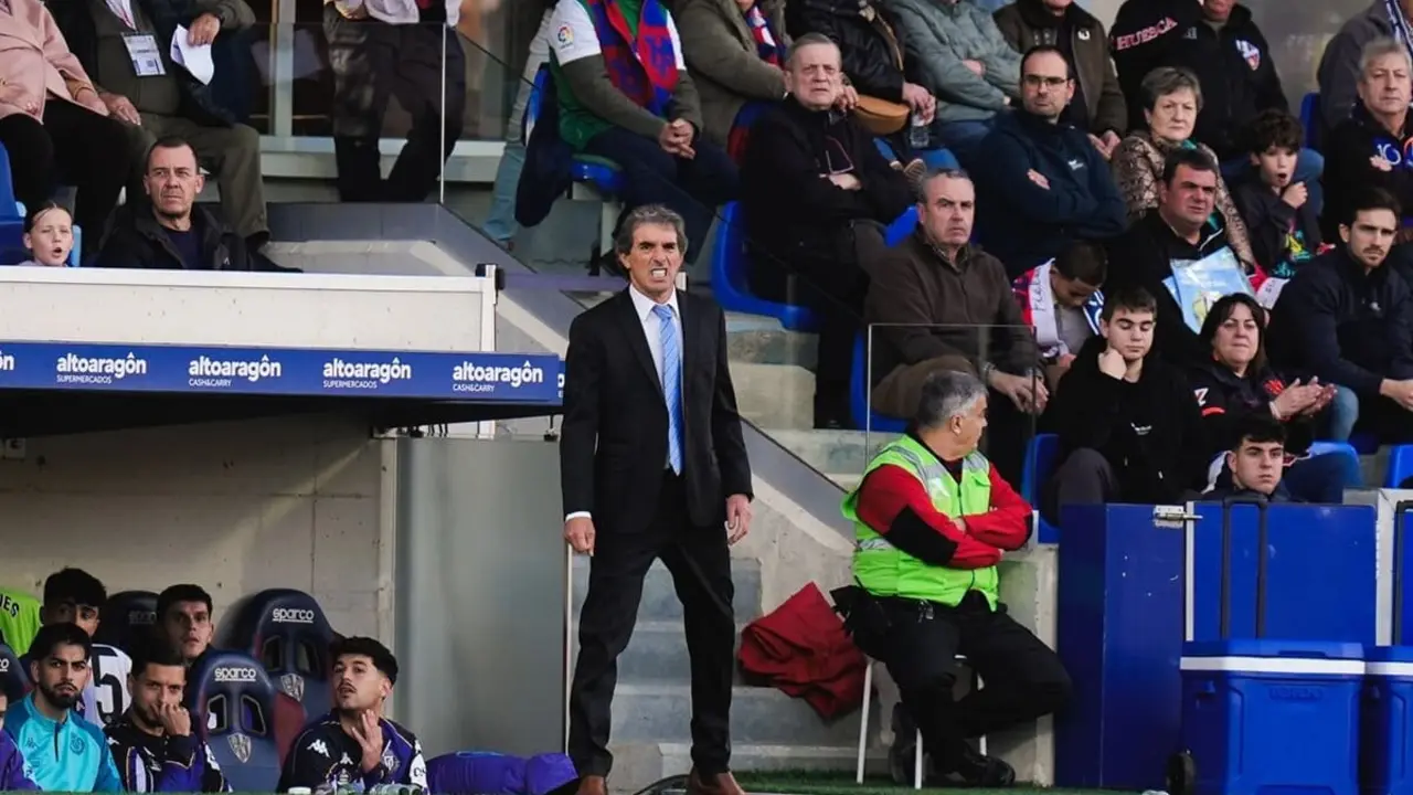 Valoracion victoria Huesca vs Real Valladolid Guillermo Almada banquillo