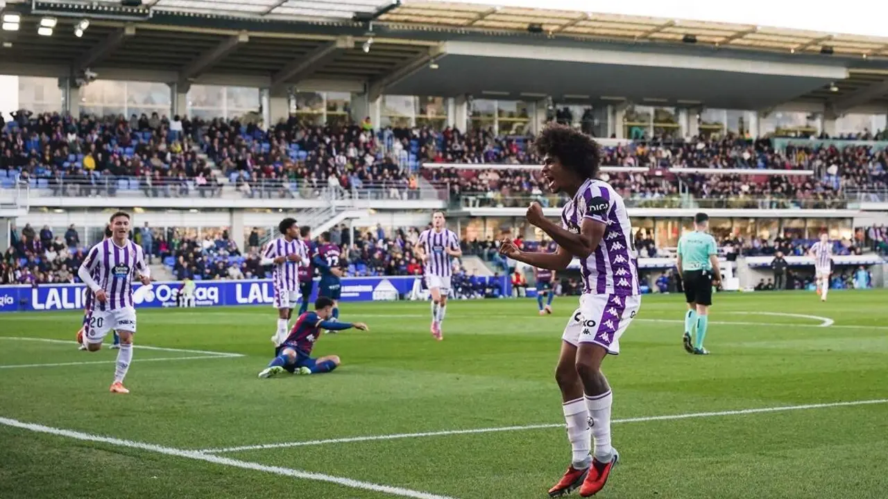 Victoria partido Huesca vs Real Valladolid celebracion gol Peter Federico Segunda