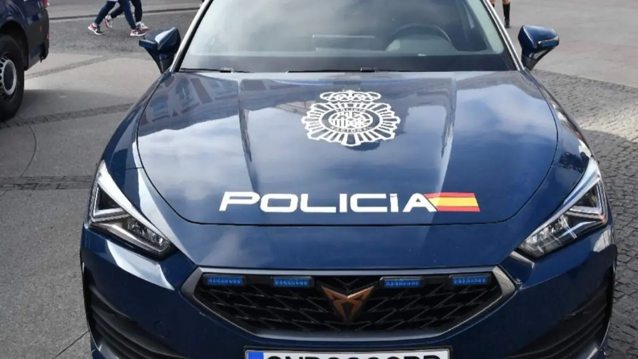 Policia Nacional de Valladolid sucesos coche patrulla intervencion via publica