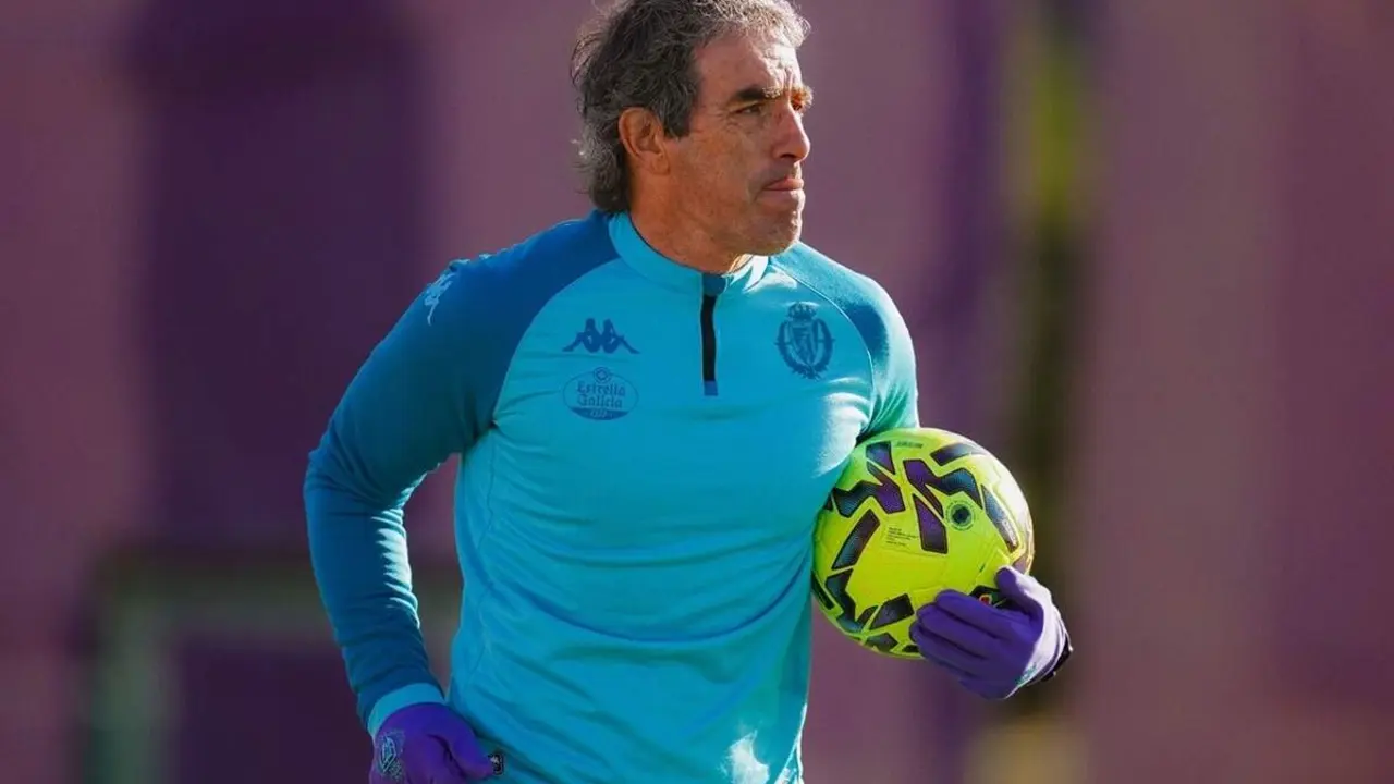 Guillermo Almada entrenamiento Los Anexos Real Valladolid previa Jornada Liga