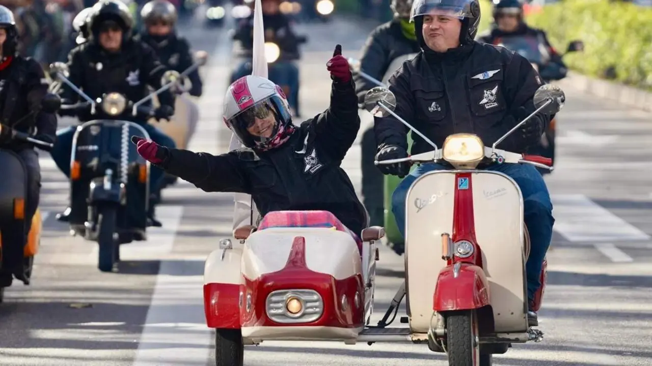 Desfile de banderas Pinguinos Valladolid Paseo Zorrilla participantes