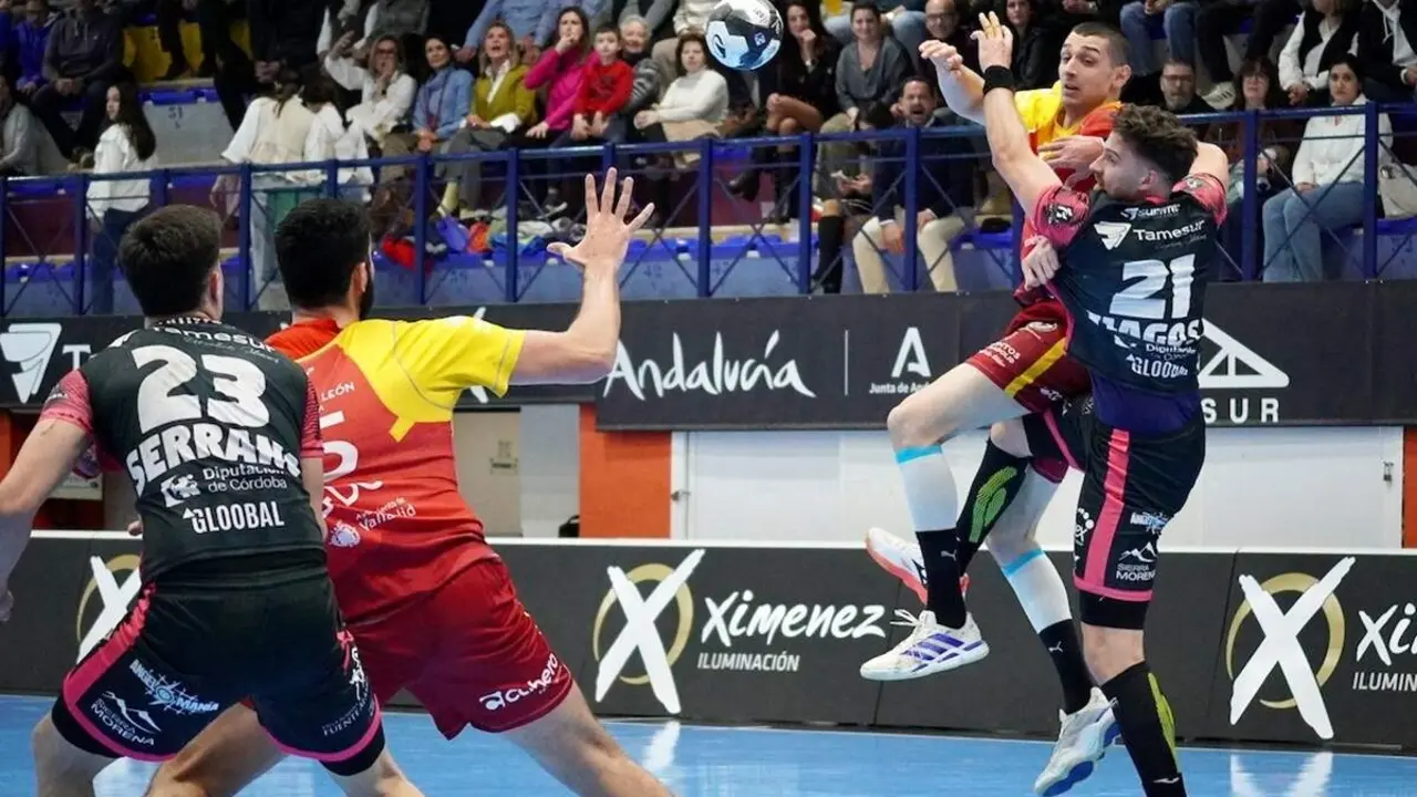 Cronica victoria Puente Genil vs Balonmano Atletico Valladolid resultado 25-30