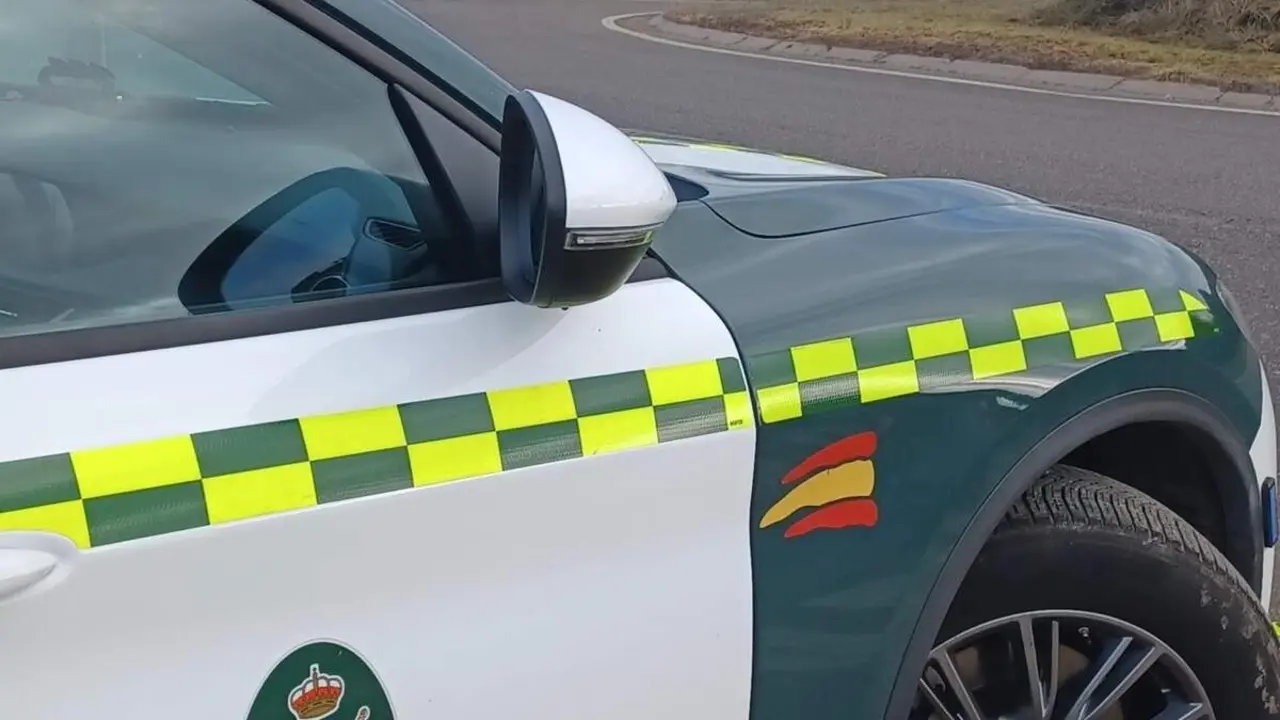 Coche Guardia Civil Trafico Valladolid sucesos provincia carretera intervencion