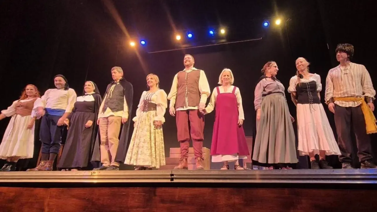 Grupo Teatraviesos de Boecillo primer premio XLII Muestra Teatro Diputacion Valladolid