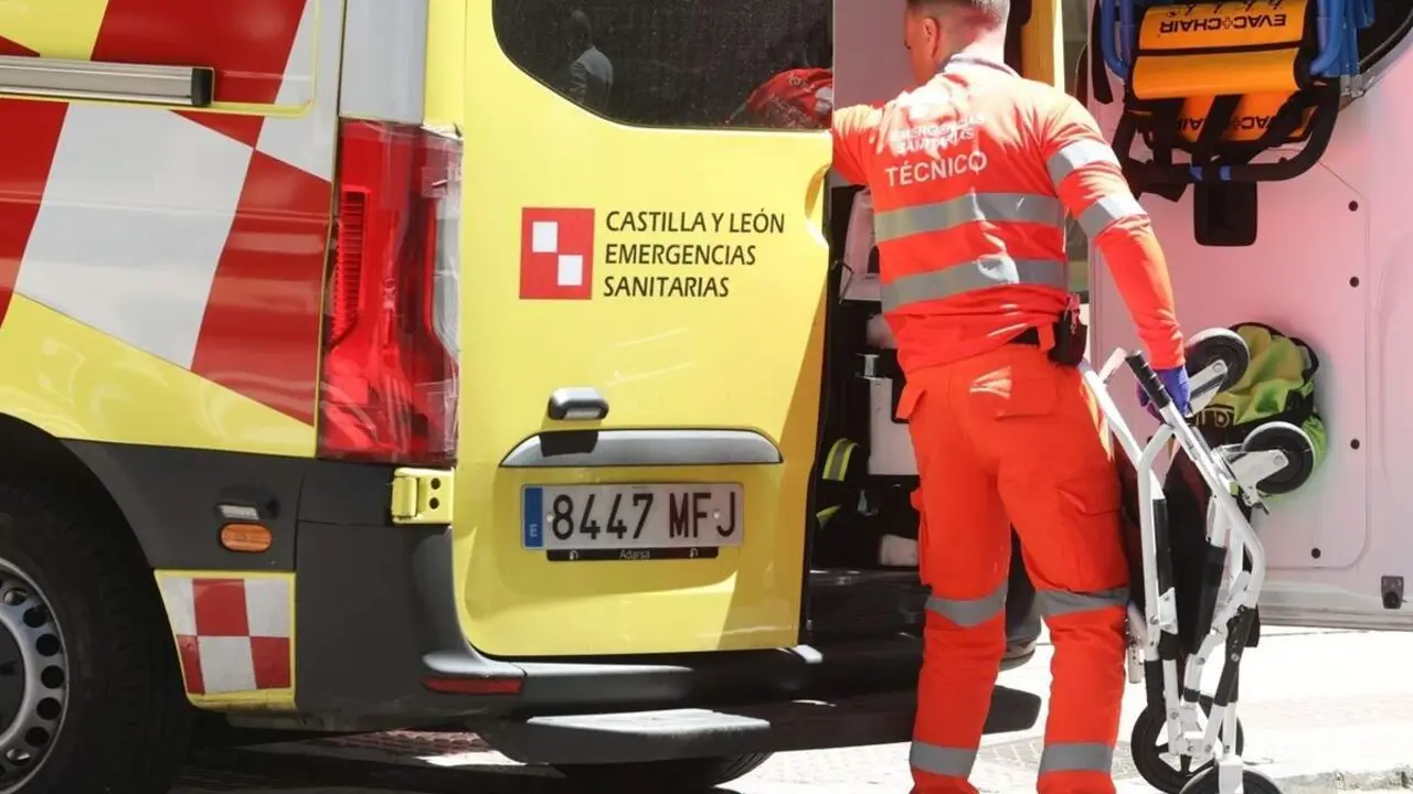 Ambulancia Sacyl y profesional sanitario intervenciones accidentes Valladolid