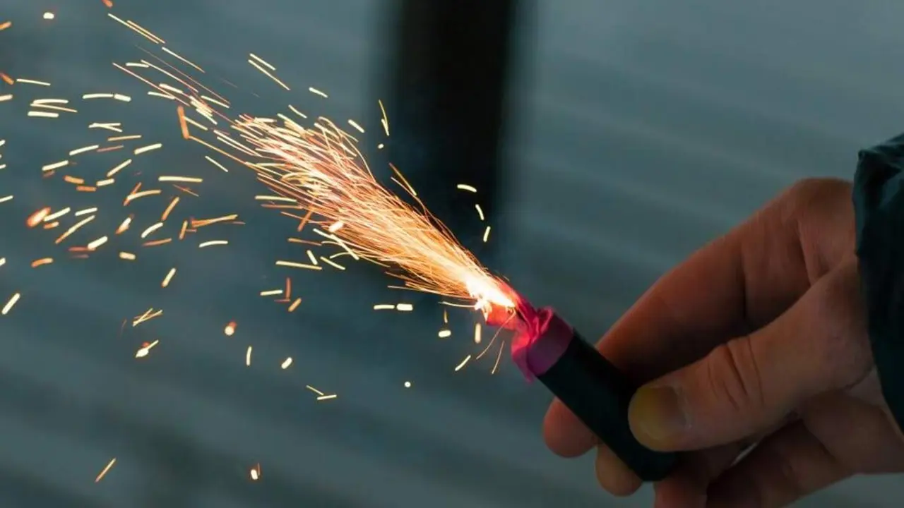 Petardos celebracion Navidades polemica fiestas