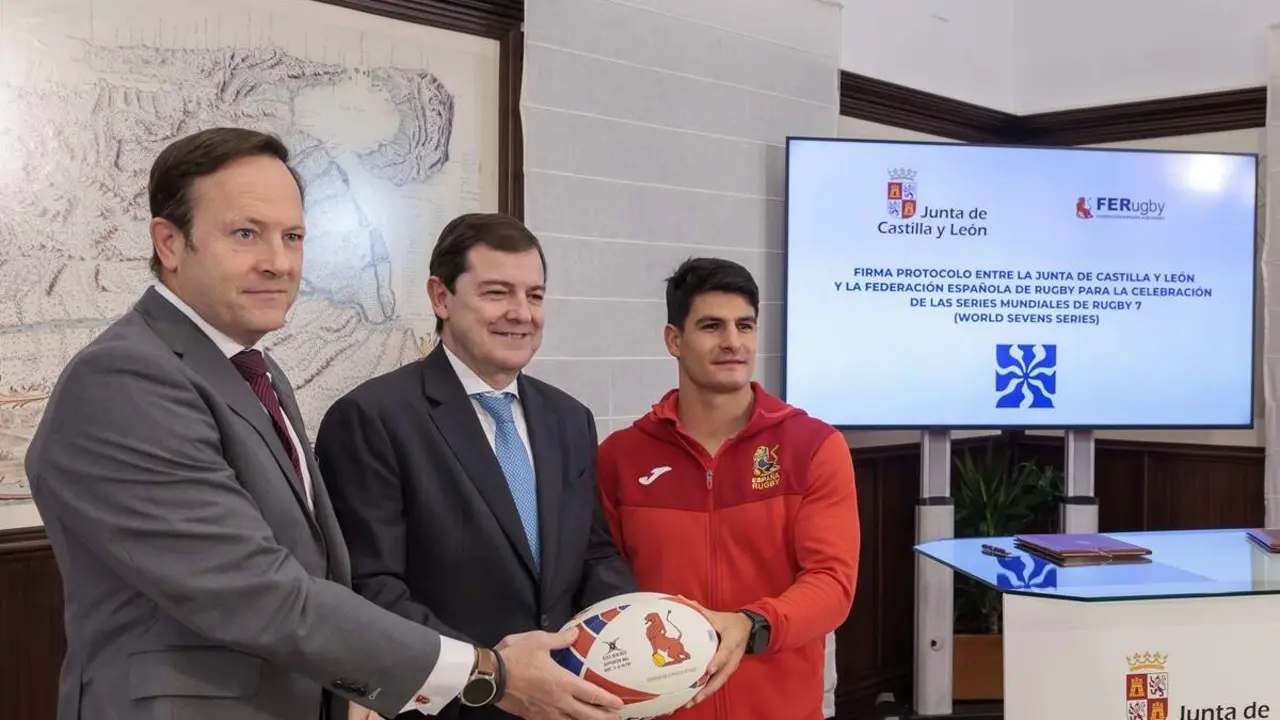 Firma protocolo colaboracion Junta y Real Federacion Espanola finales Circuito Mundial Rugby 7
