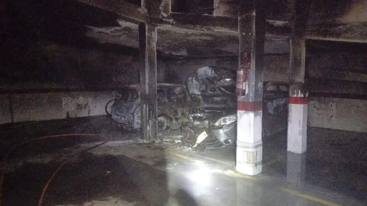 Incendio garaje Medina del Campo arden vehiculos Bomberos Diputacion Valladolid