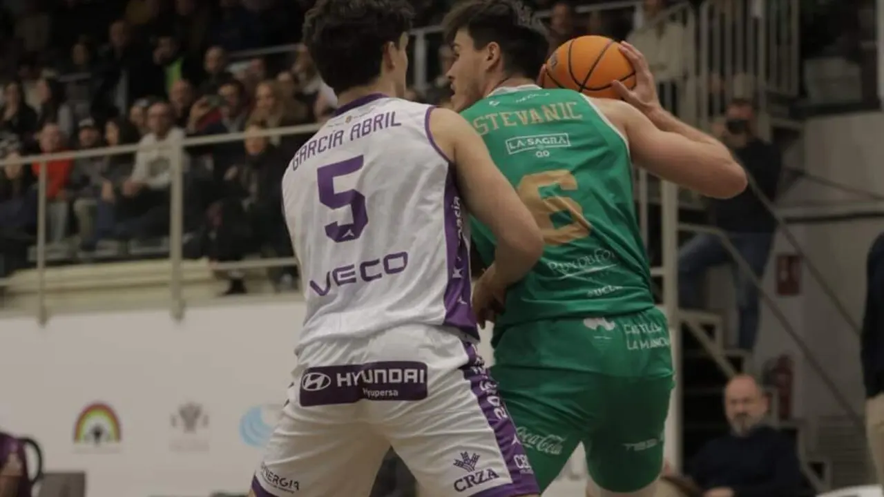 Derrota Toledo vs CBC Valladolid partido jugador Juan Garcia-Abril