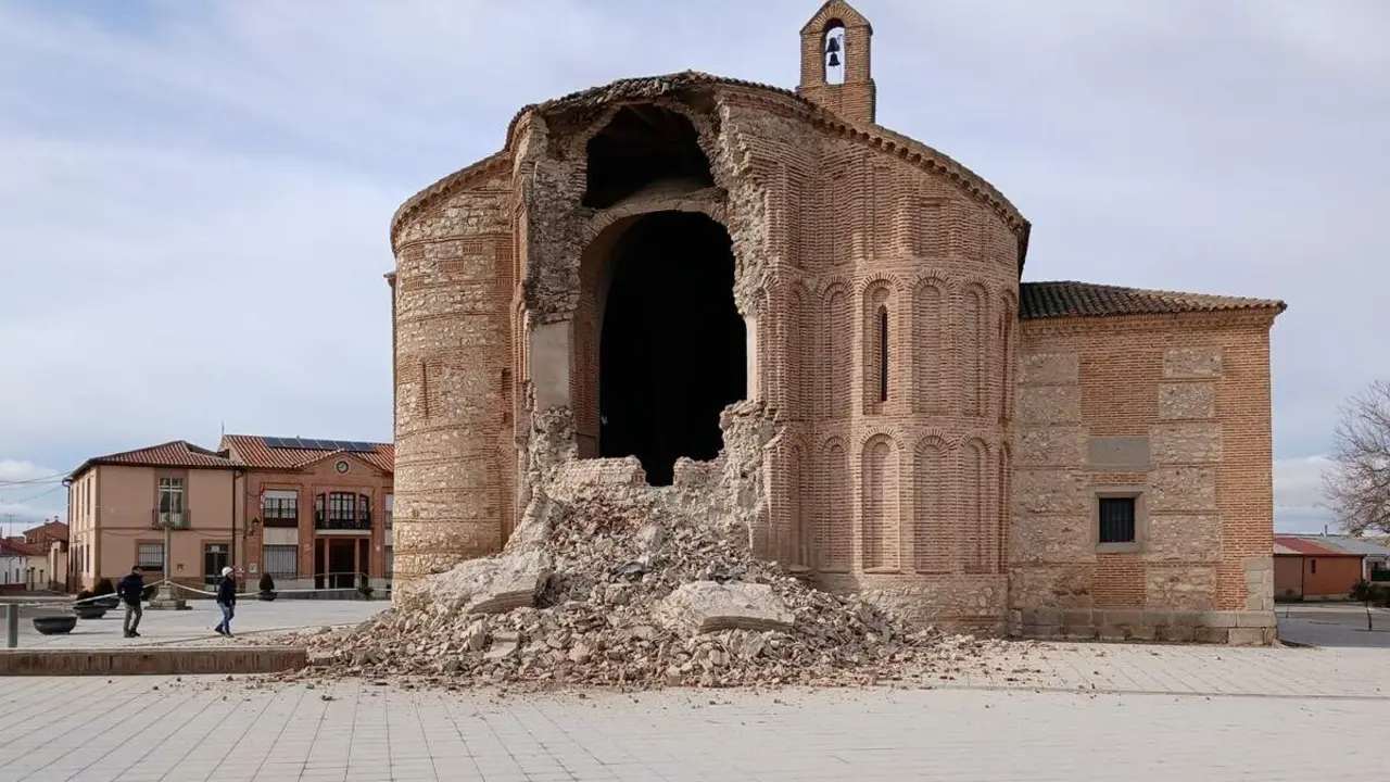 Derrumbe Iglesia Muriel de Zapardiel Nuestra Senora del Castillo provincia de Valladolid