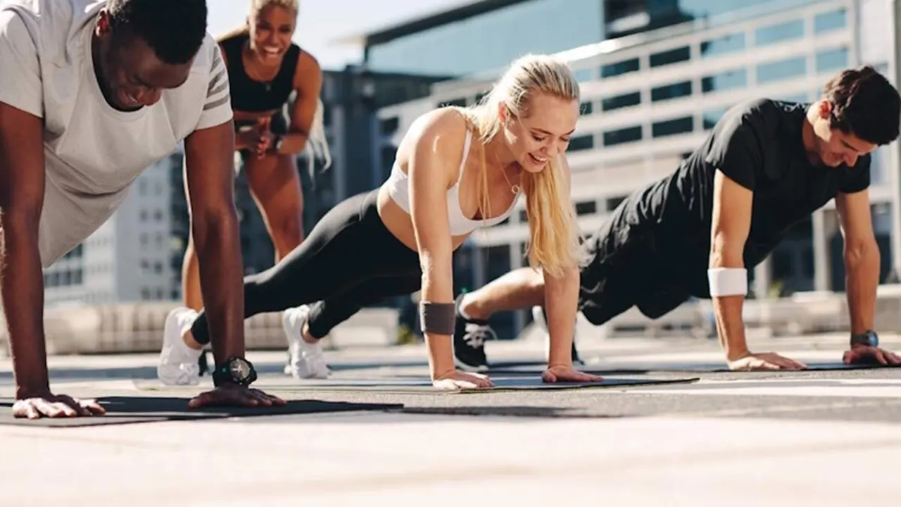 Entrenamiento deporte condicion fisica ejercicios aire libre