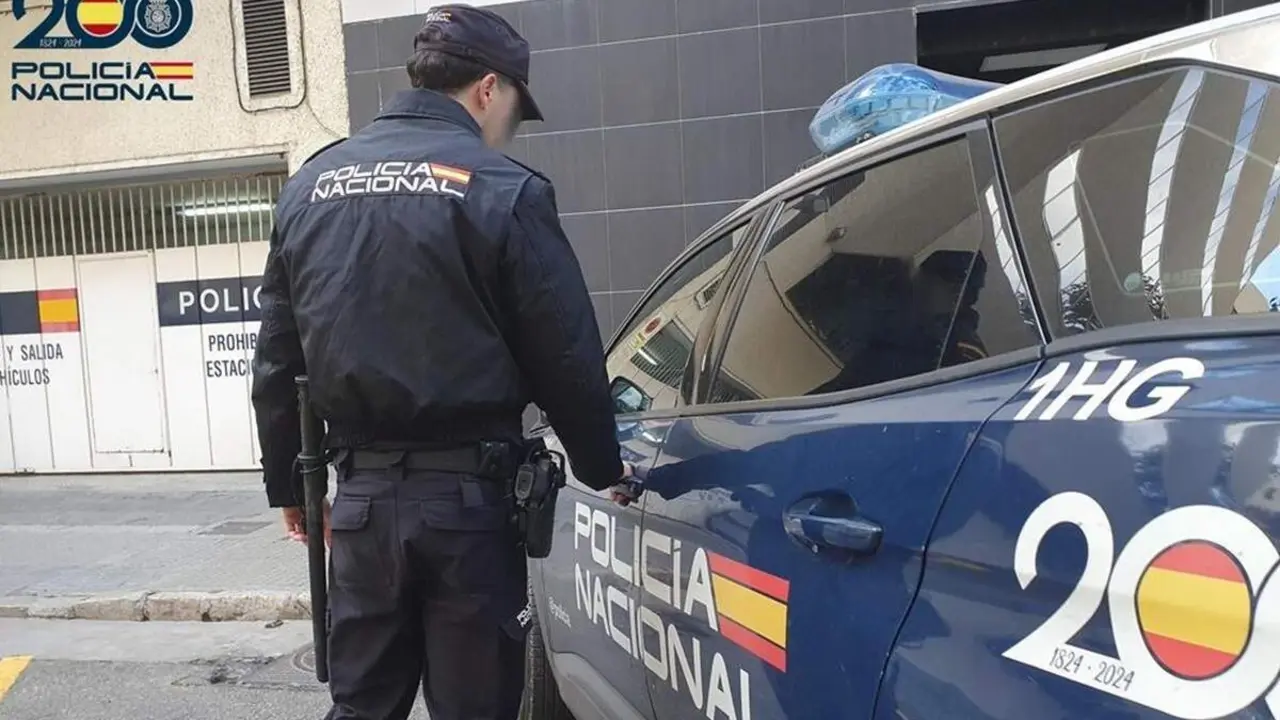 Agente de la Policia Nacional sucesos Valladolid coche patrulla intervenciones