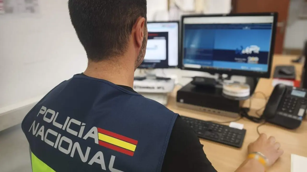 Agente Policia Nacional ordenador informatico estafas Valladolid detenciones