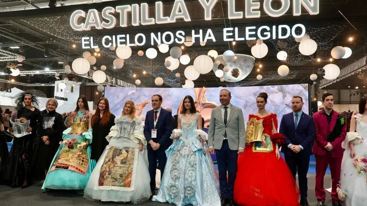 Presentacion Diputacion Valladolid turismo vestidos Rosana Largo Fitur 2026