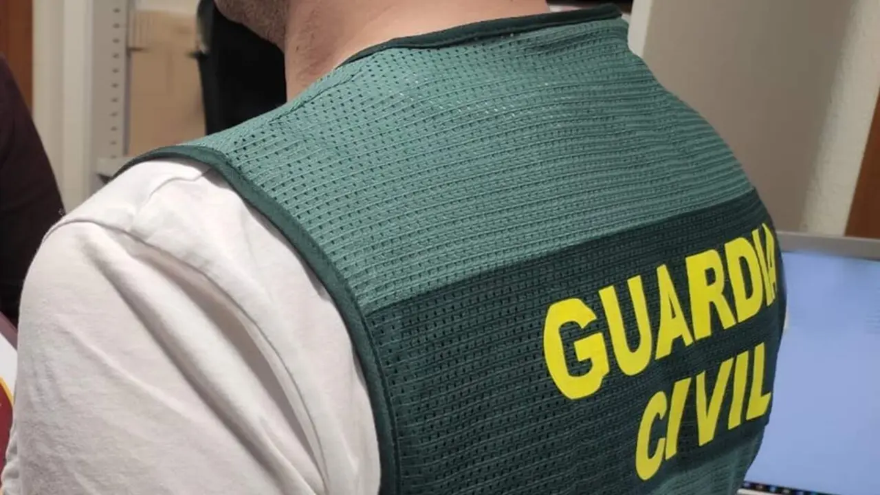 Un agente de la Guardia Civil cuartel intervencion sucesos Valladolid provincia
