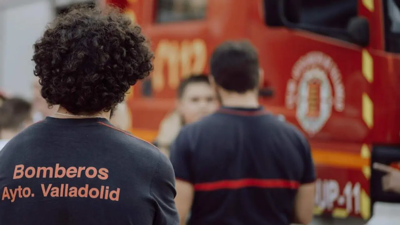 Bomberos Ayuntamiento Valladolid incendio camion efectivos sucesos