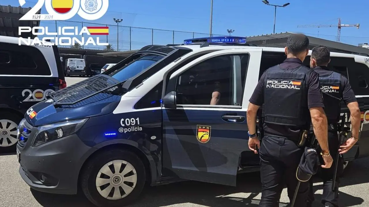 Agentes de la Policia Nacional de Valladolid furgon detencion ingreso prision
