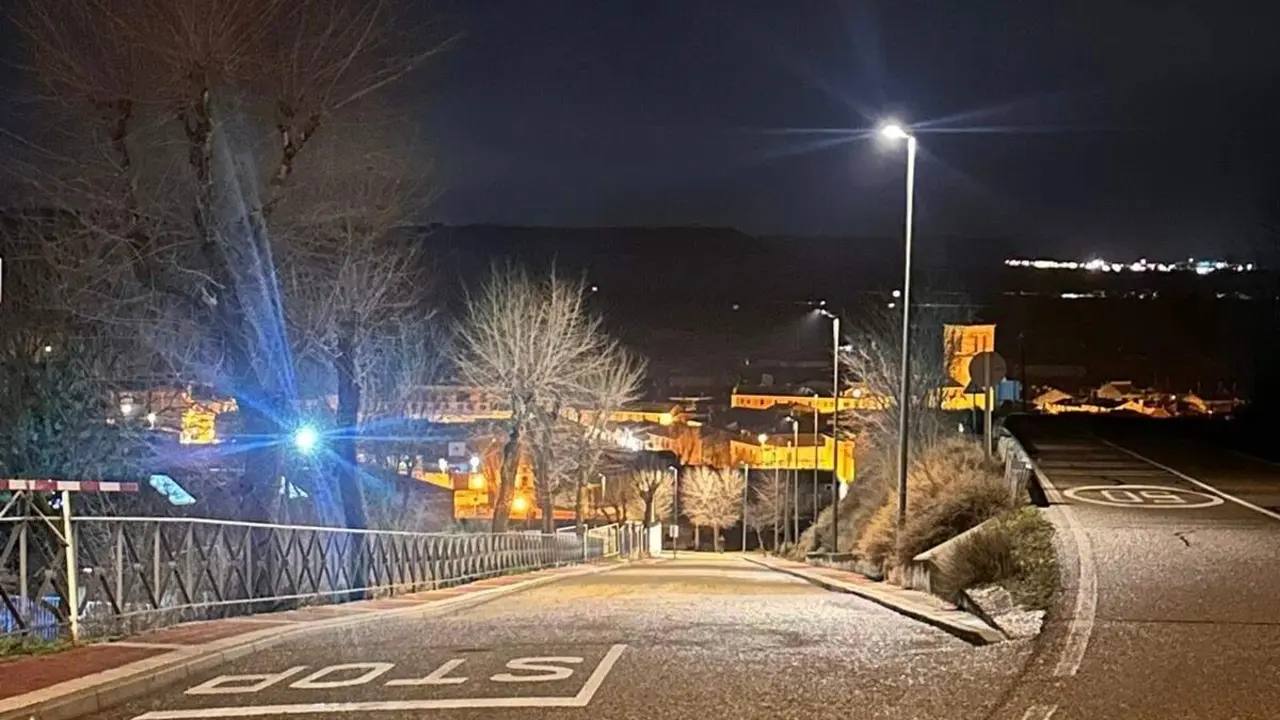 Renovacion alumbrado publico Portillo luminarias LED eficiencia energetica