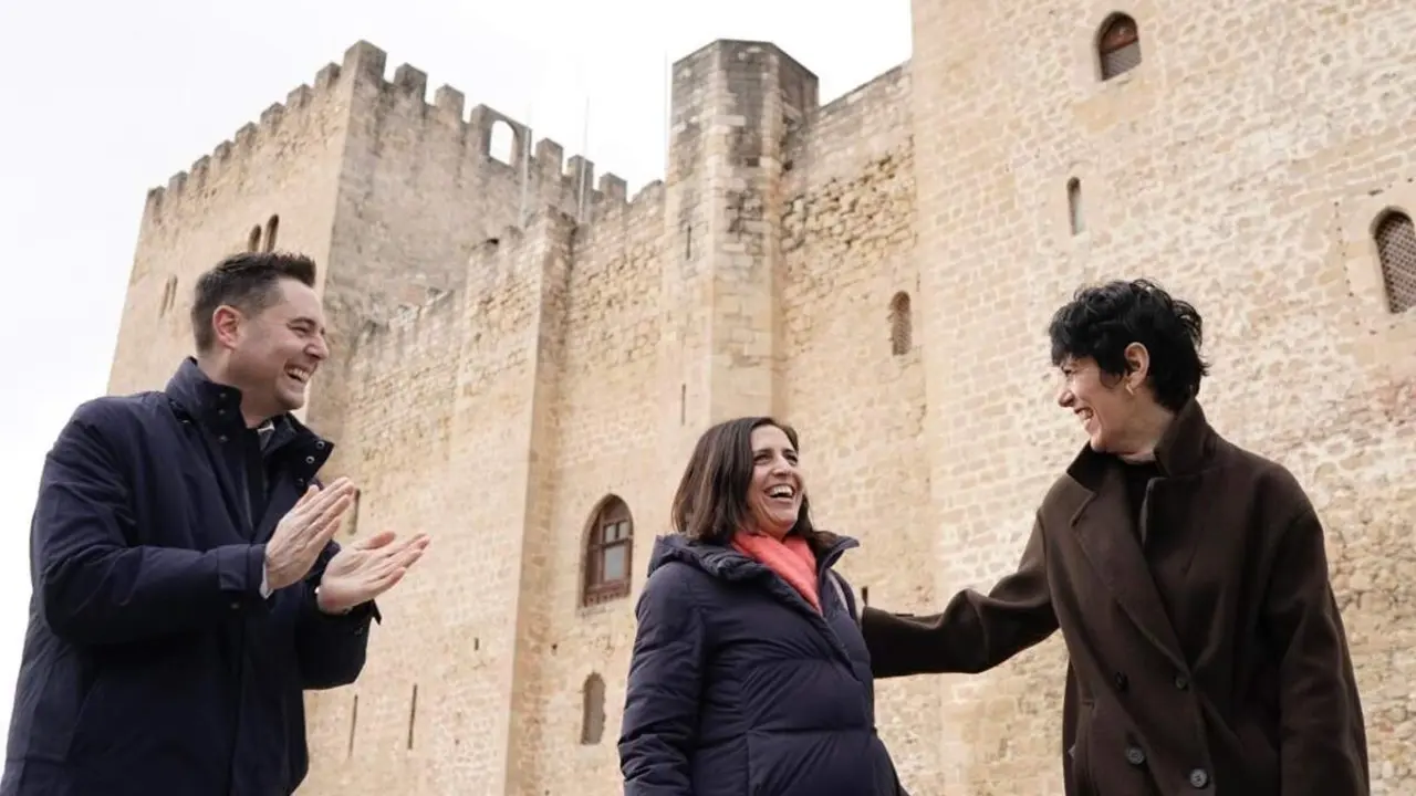 Daniel de la Rosa y Elma Saiz acto PSOE Castilla y Leon en Burgos criticas pensionistas
