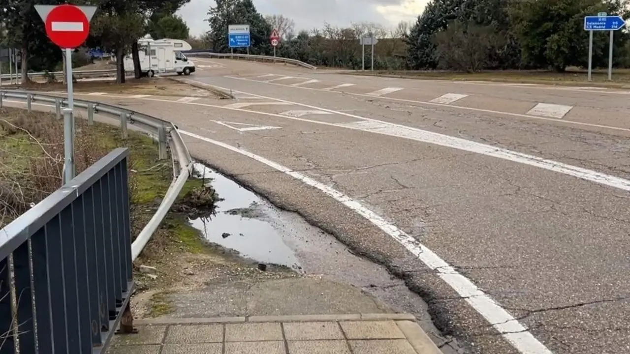 Estado carretera Fuente Berrocal denuncia PSOE Valladolid