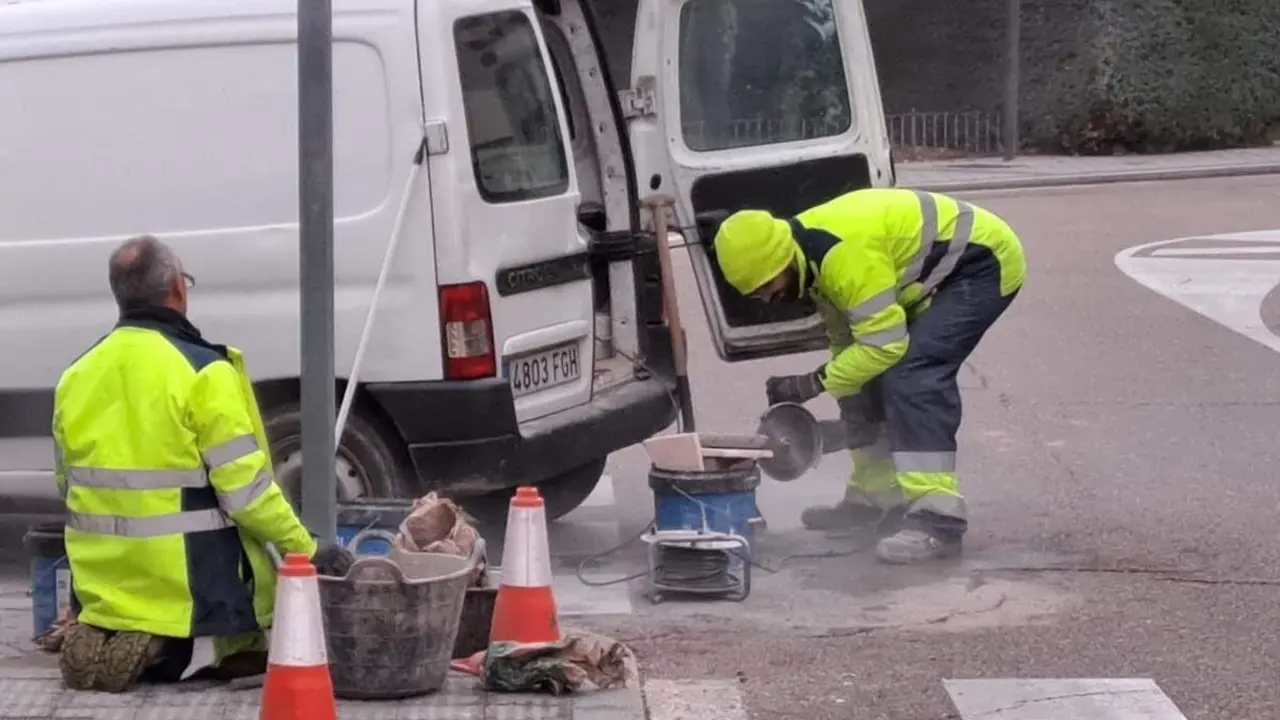 Obreros empleo trabajo construccion via publica provincia Valladolid