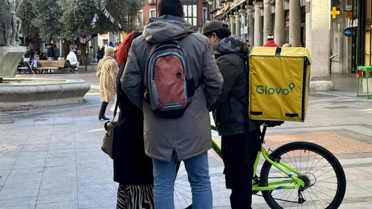 Riders repartidor Glovo empleo trabajo zona Fuente Dorada centro Valladolid