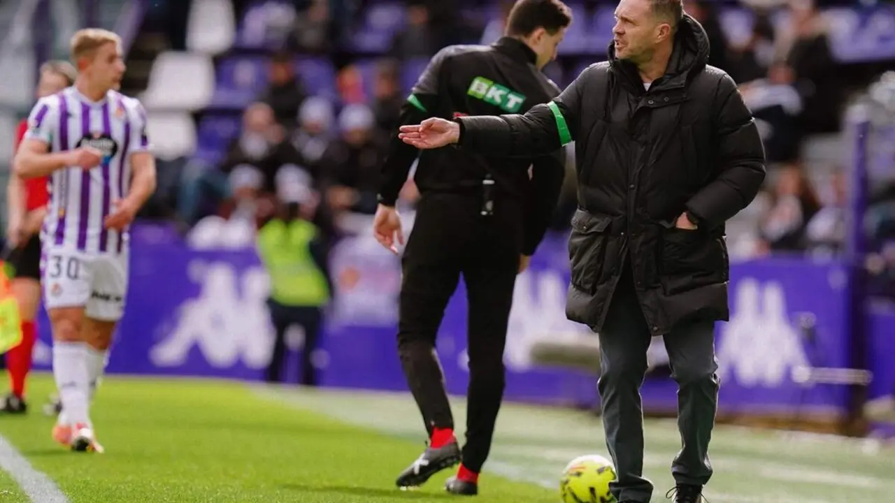 Luis Garcia Tevenet entrenador Real Valladolid Castellon derrota Liga