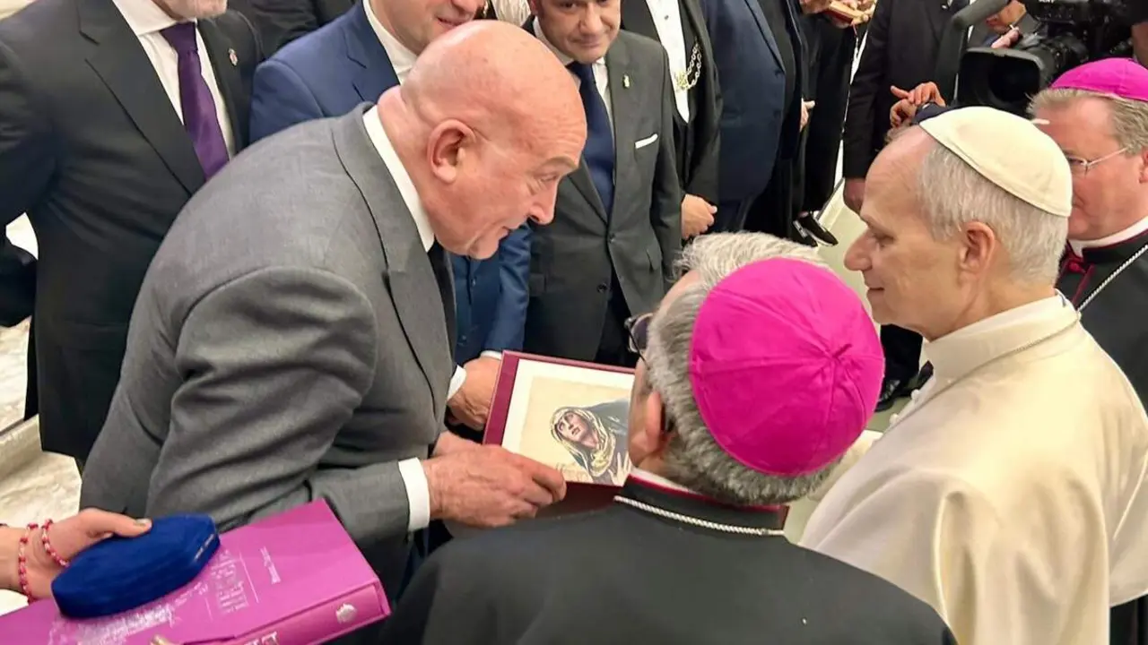 Viaje Roma audiencia Papa Leon XIV Semana Santa Valladolid Ayuntamiento