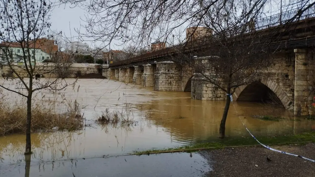 Crecida rio Pisuerga Puente Mayor borrascas climatologia adversa ciudad Valladolid